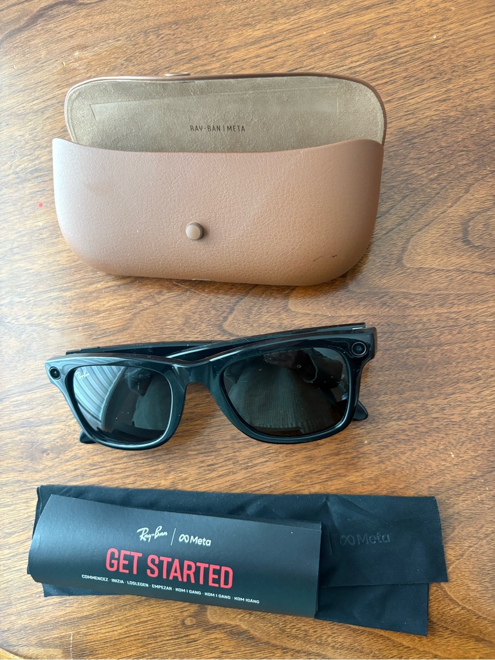 Never-used Ray-Ban black sunglasses with brown case and cloth - GEN 2